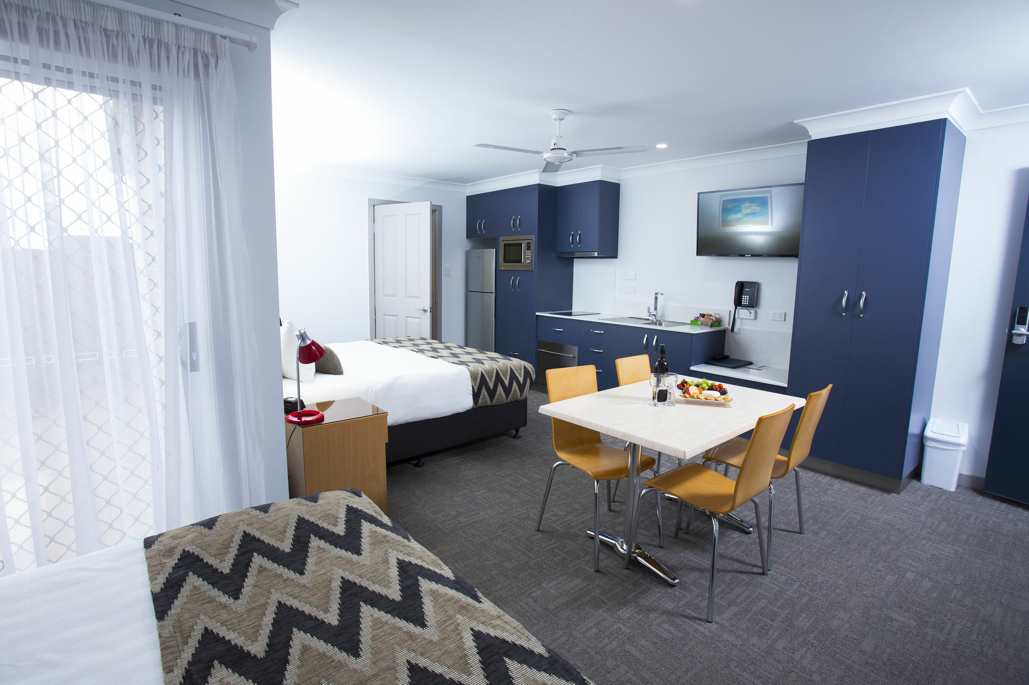 Altitude Motel 4*