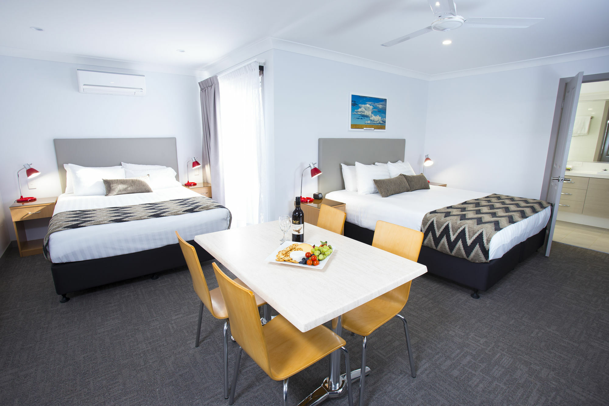 Altitude Motel 4*