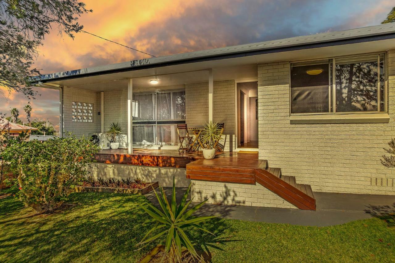 The Gathering Ground - Spacious Entertainer In City Toowoomba