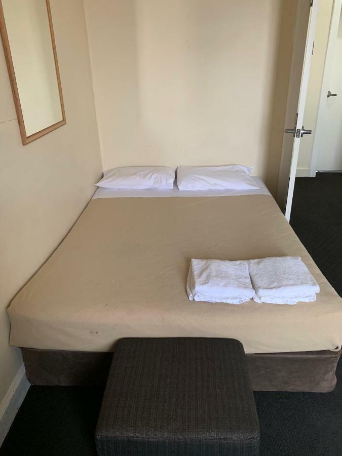 National Hotel 2*
