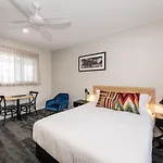 Avenue Motel Apartments