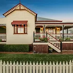 Bannockburn Lodge - Toowoomba Homestays