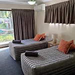 Whiteoaks Motel & Lodges