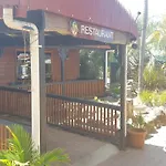 Bronco Motor Inn