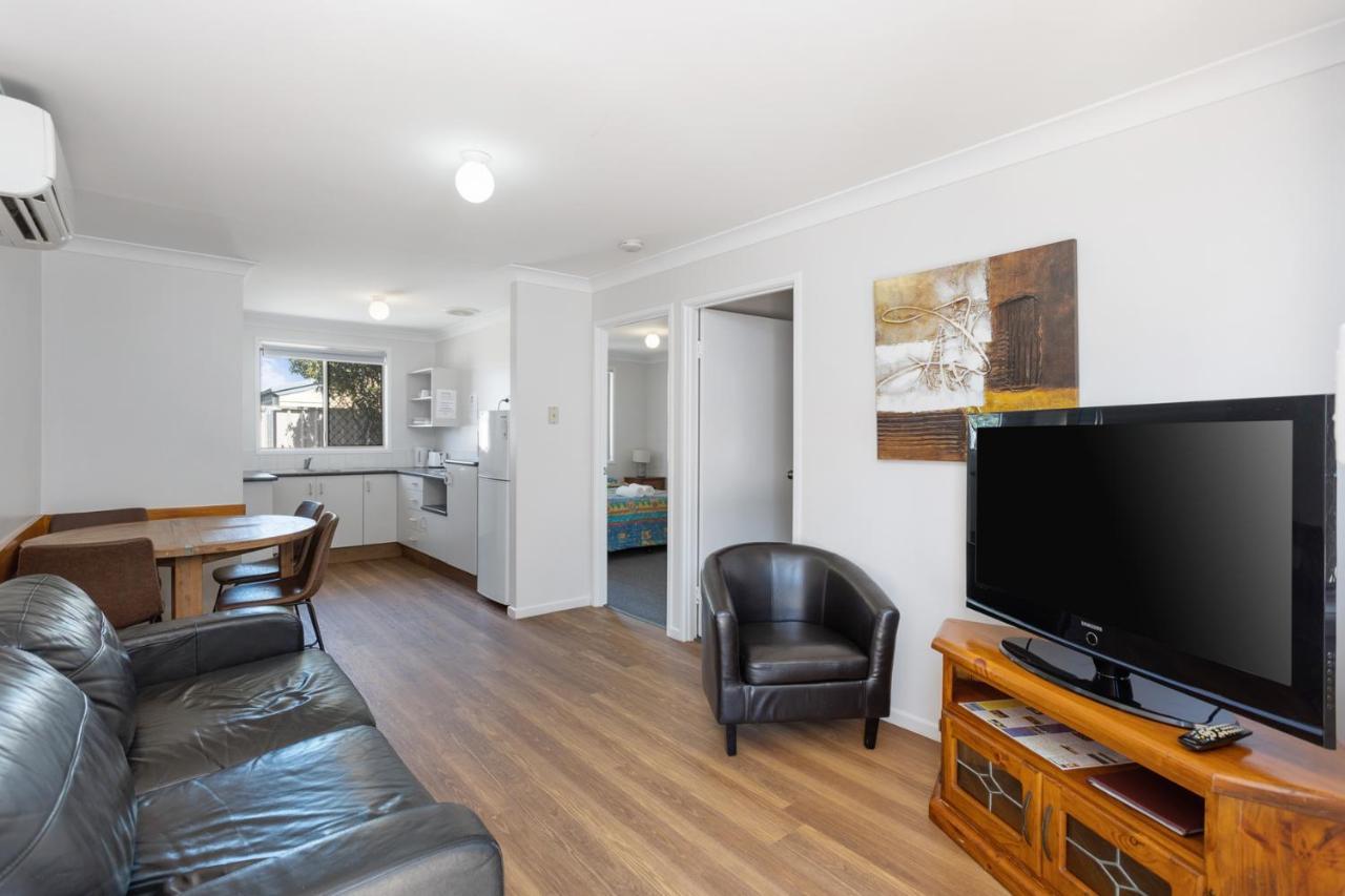 Apollo Aparthotel 3*