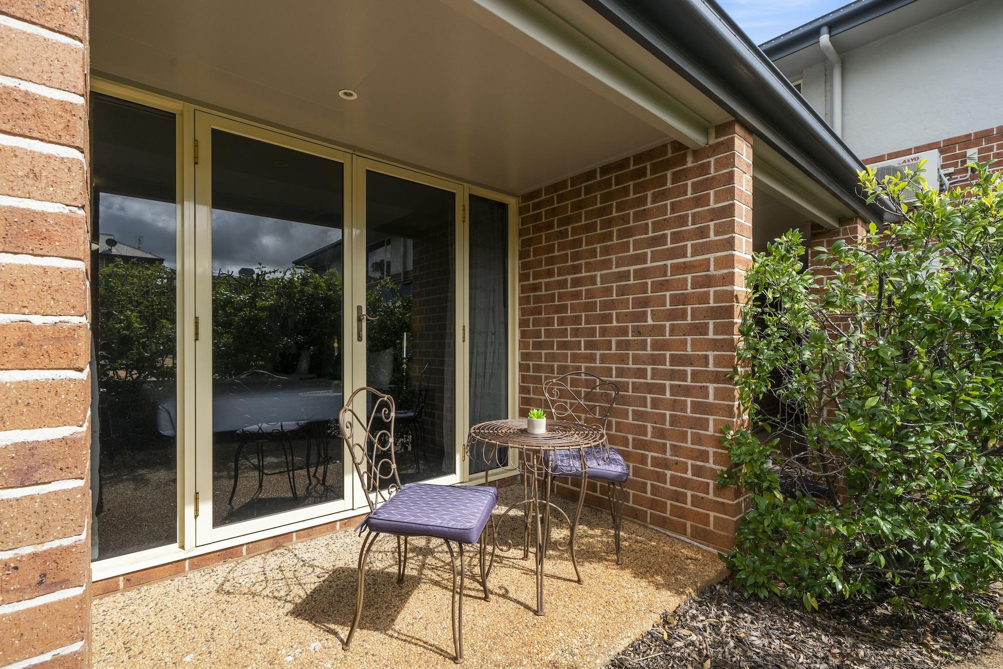 Motel Ambassador On Ruthven 4*