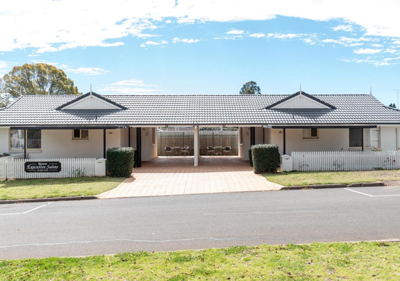 Motel Riviera On Ruthven 3*