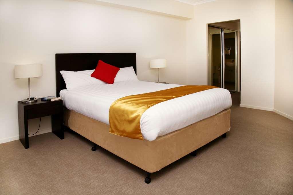 Aparthotel Plaza Official 4*