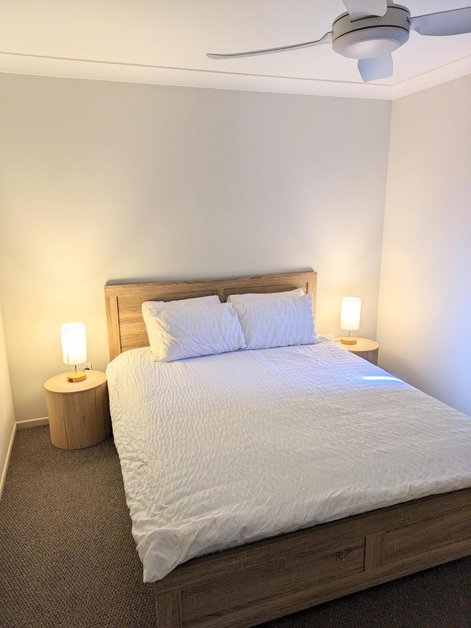 With Golf Course Frontage ! Apartment
