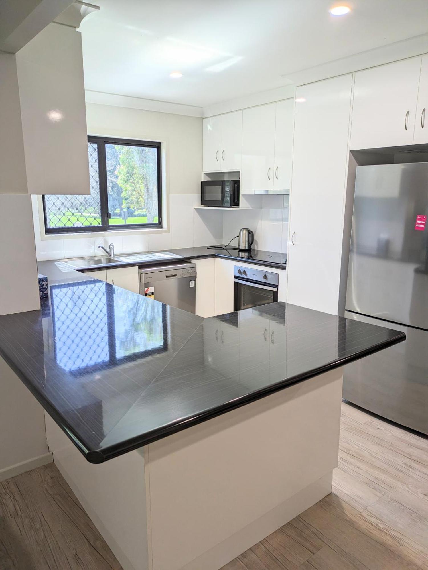 Apartment With Golf Course Frontage ! *