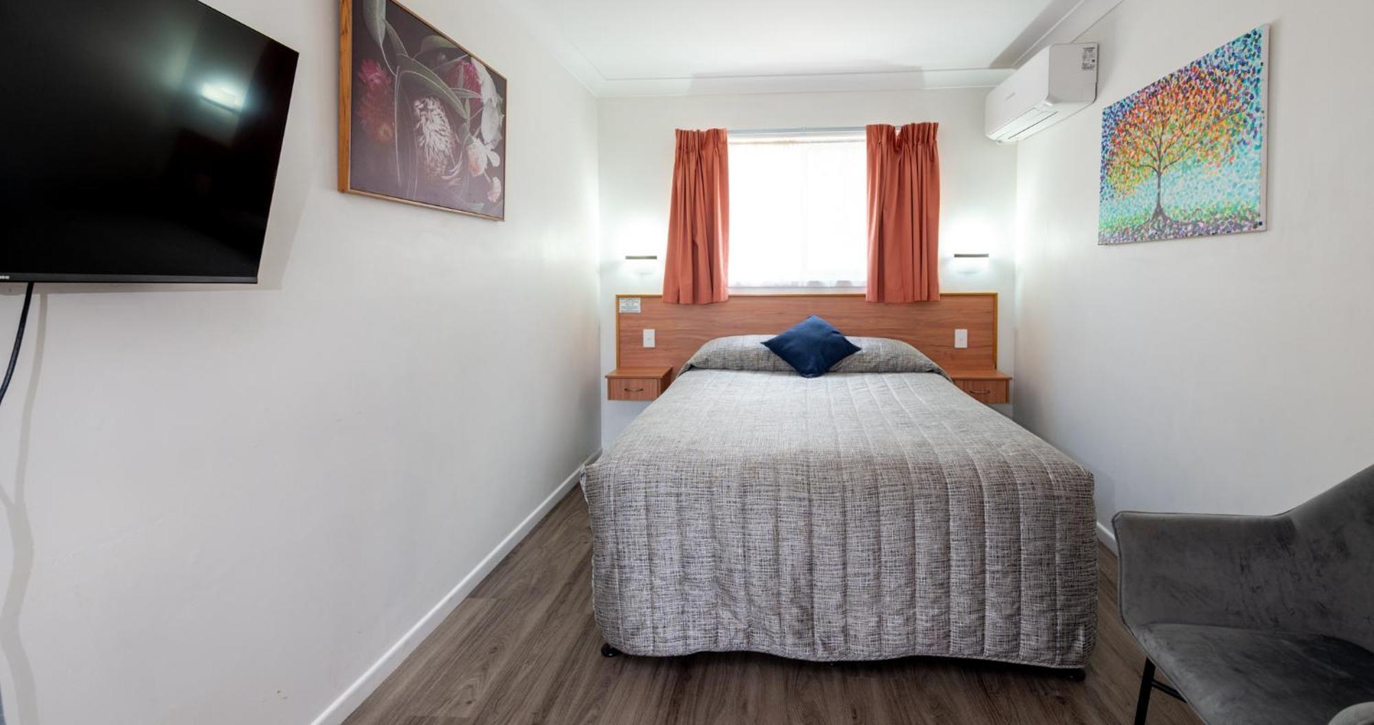 Motel Riviera On Ruthven 3*