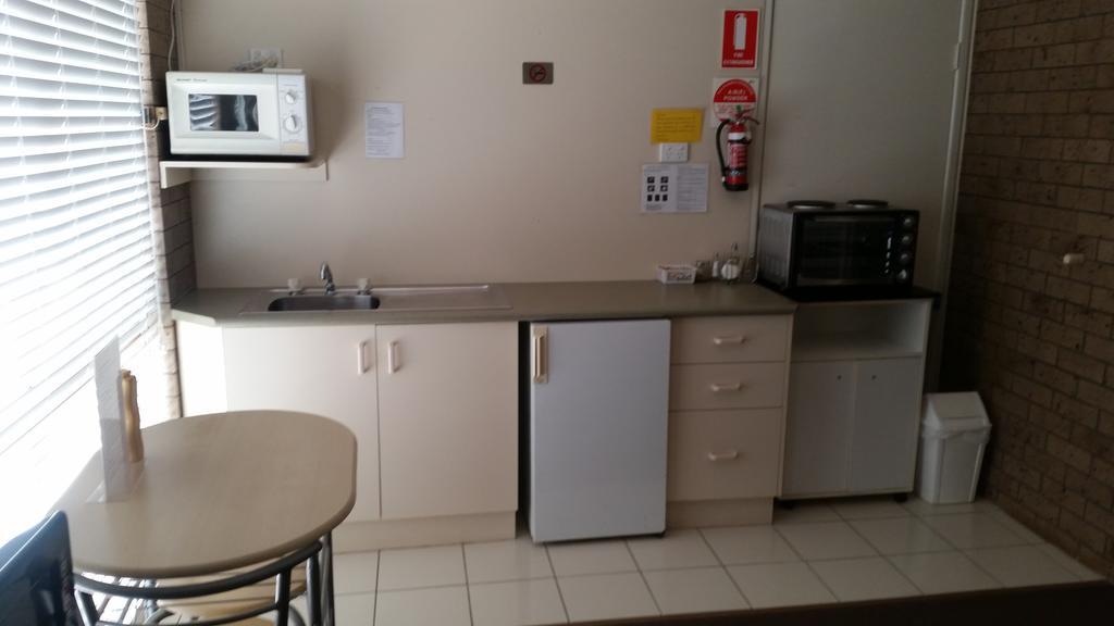 Clifford Park Motor 3*