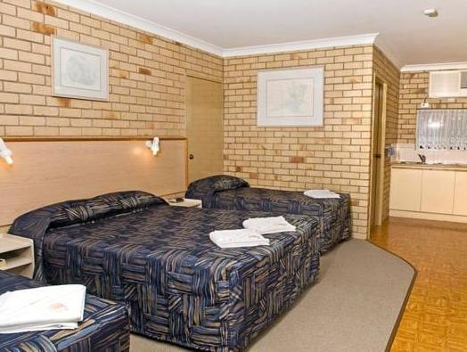 Motor Motel 3*