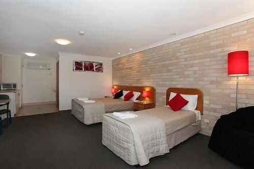 Clifford Gardens Motor Motel 3*