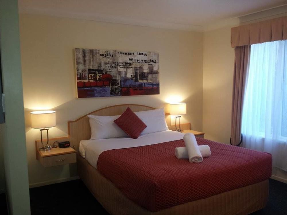 Cotswold Motor 4*