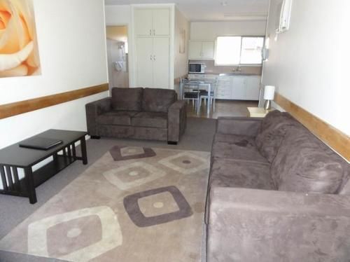Bridge Street Motor Motel 3*