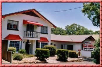 Whiteoaks 3*