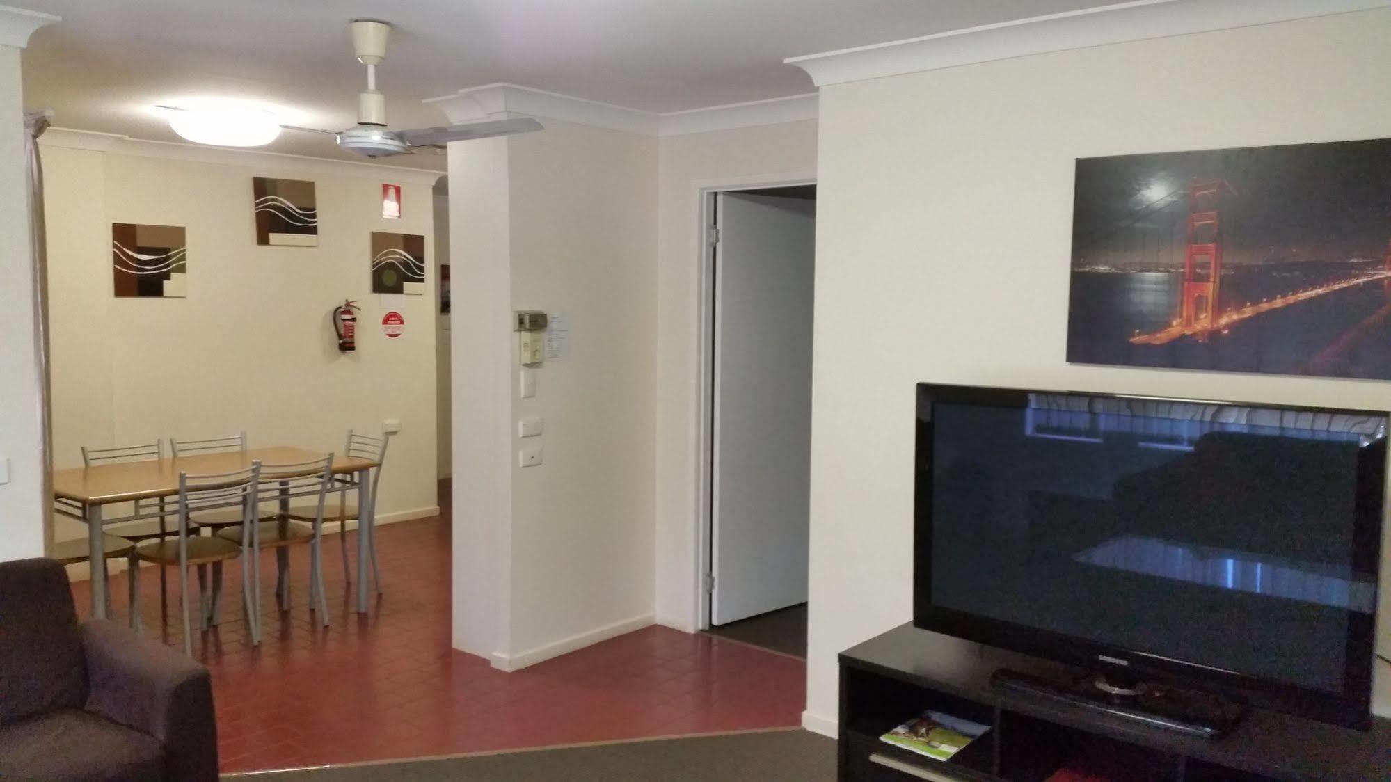 Clifford Park Motor Motel 3*