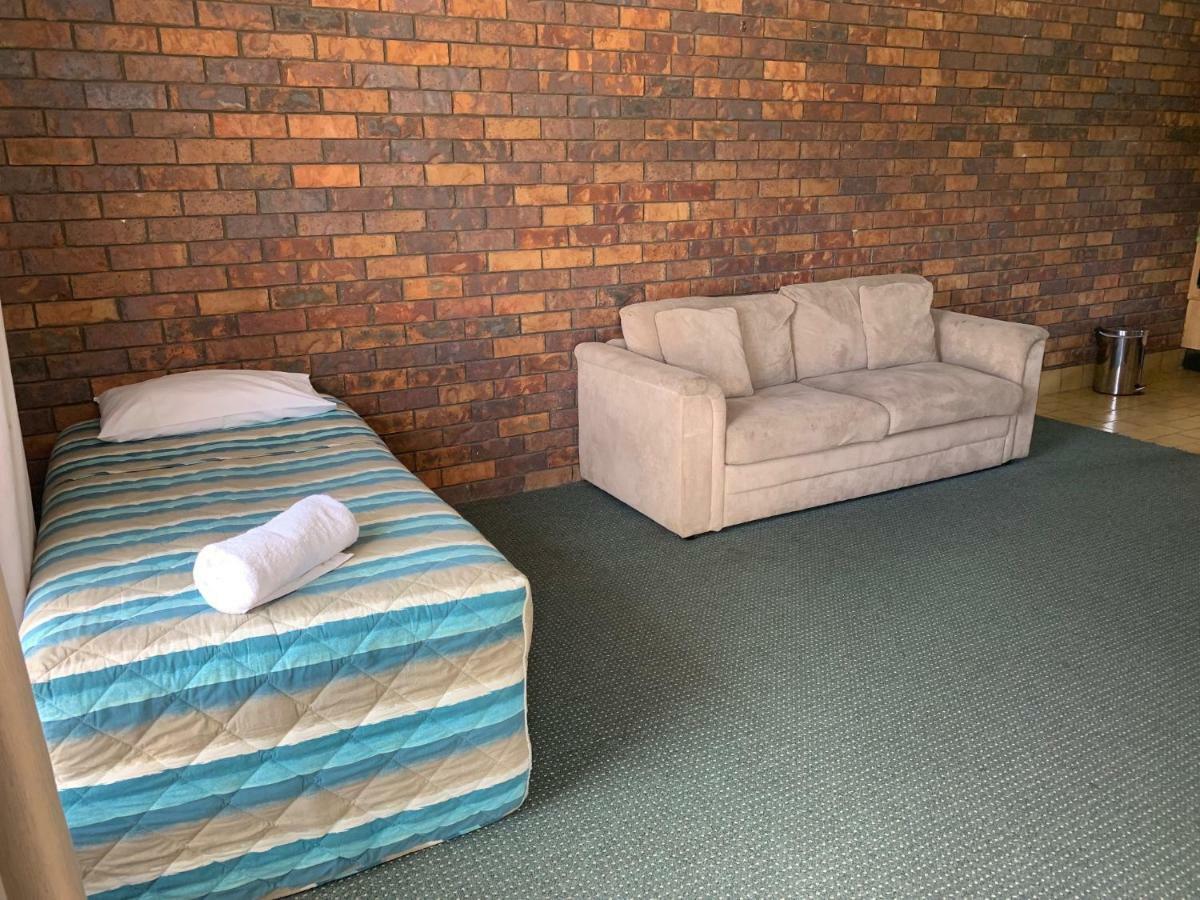 Bridge Street Motor Motel 3*