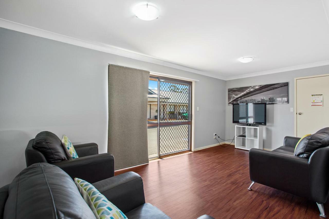 Clifford Gardens Motor 3*